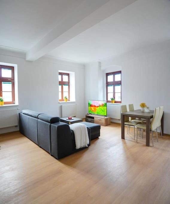 Apartment U Cerneho Orla Karlsbad Exterior foto